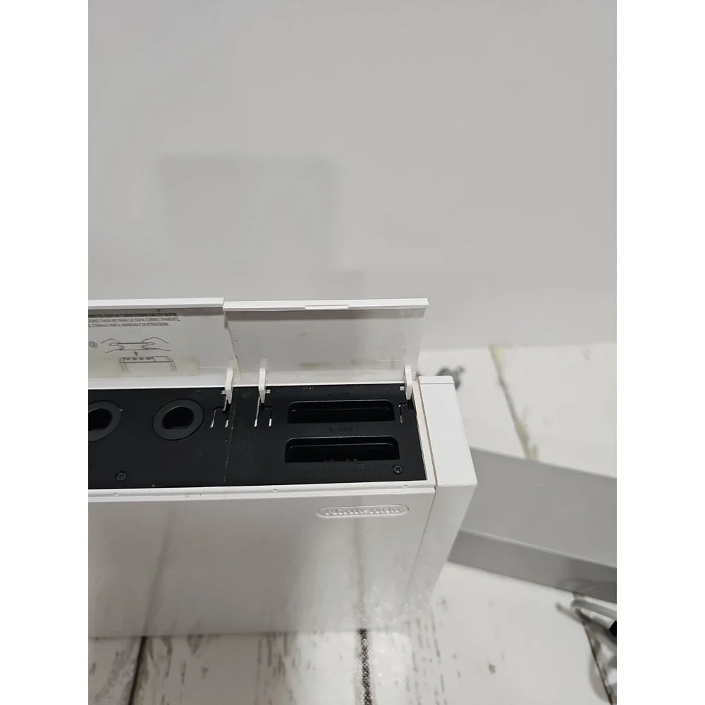 Nintendo Wii White Gaming Console RVL-101 (USA) BUNDLE - Tested & Working